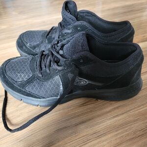 Skechers Womens Size 7 1/2 Sneakers